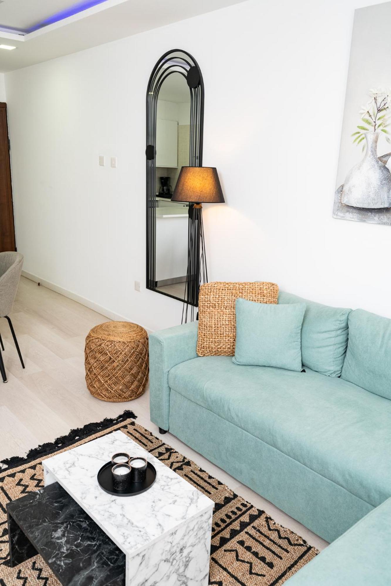 Lazuli Beach & Pool Apartment 501 Ларнака Екстериор снимка