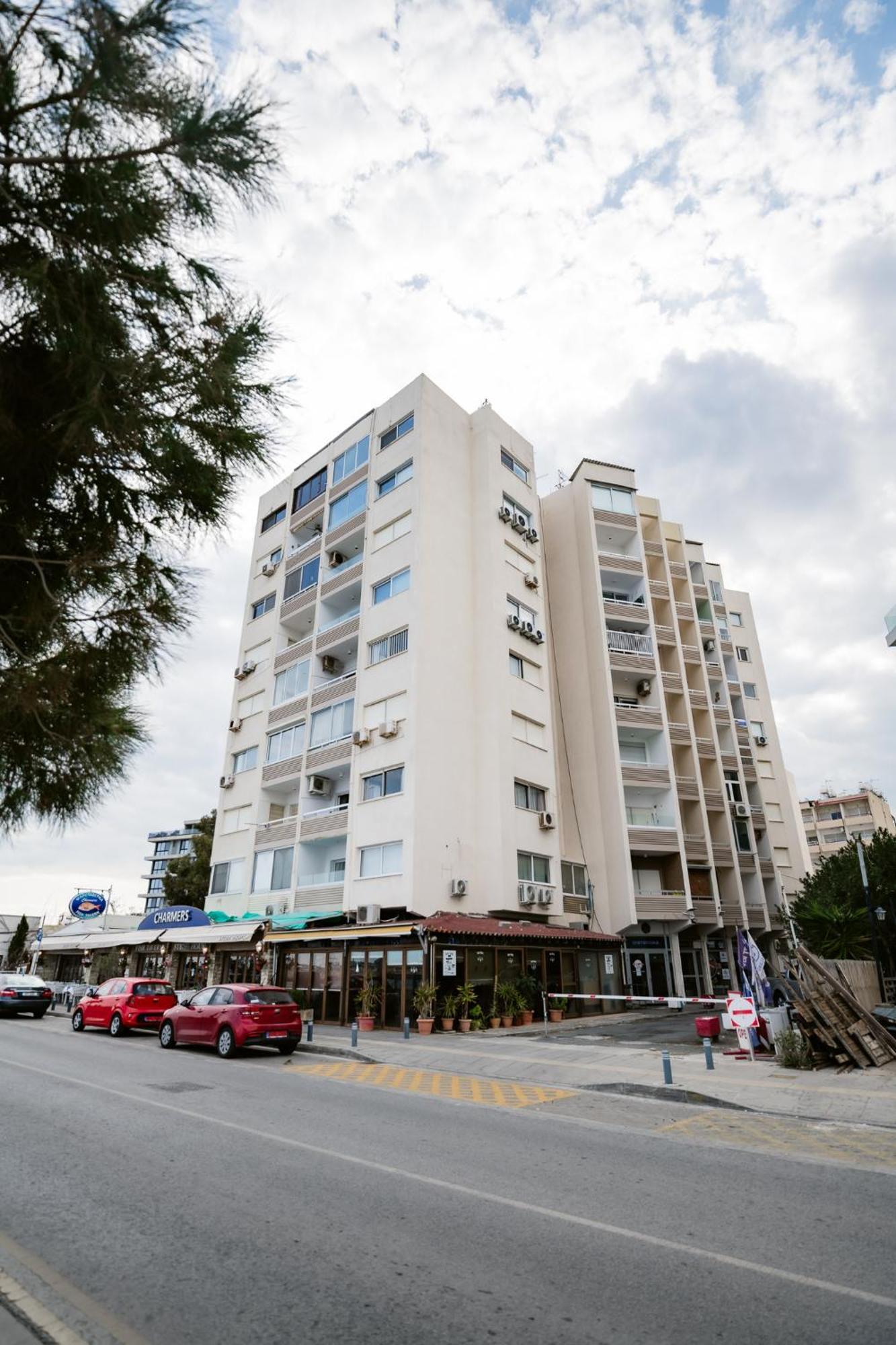 Lazuli Beach & Pool Apartment 501 Ларнака Екстериор снимка